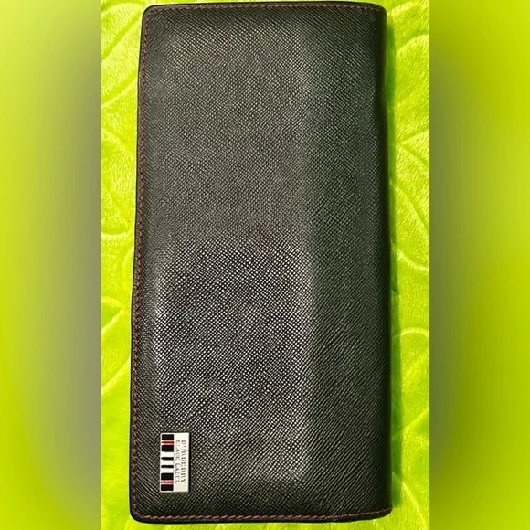 Burberry black hotsell label wallet